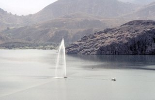 Expulsión de gases en Nyos. Wikimedia Commons